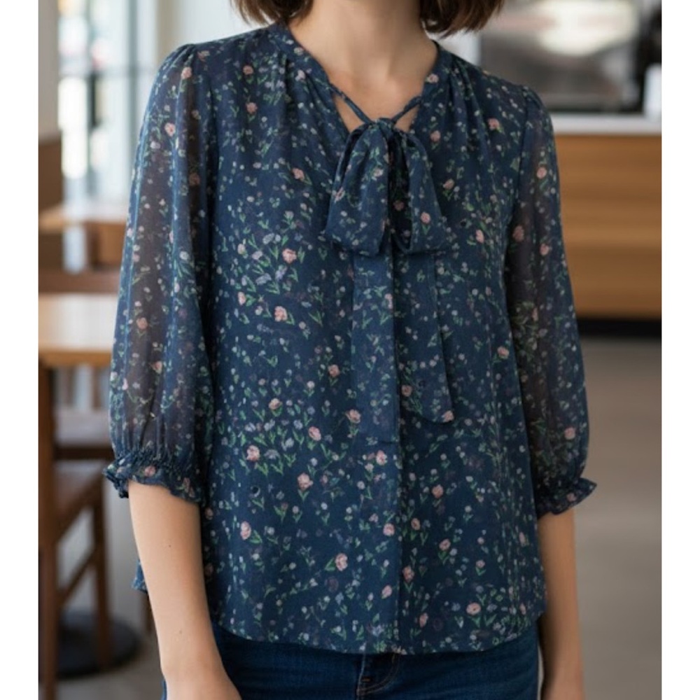White House Black Market Floral Blue Women's Top